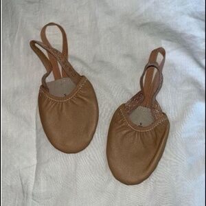 Capezio leather turning shoes